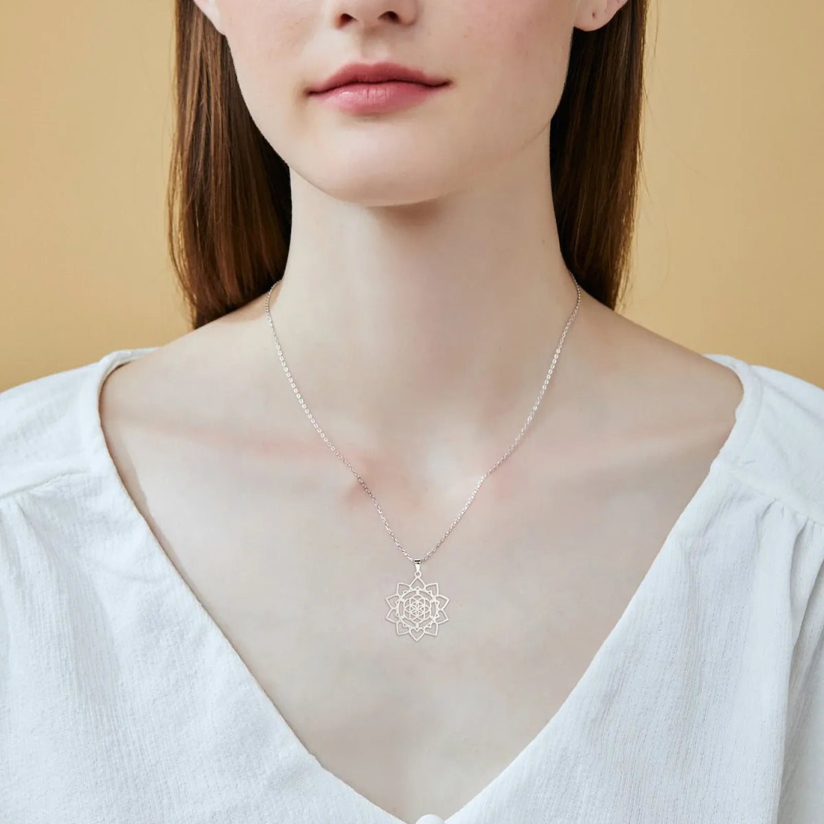 Collier Mandala Lotus Fleur de Vie Argenté / 45 cm
