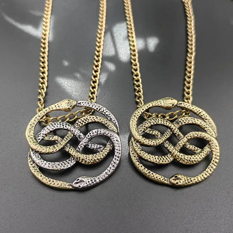 Collier Médaillon aux Serpents Entrelacés
