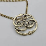 Collier Médaillon aux Serpents Entrelacés - Vignette | Médiéfan