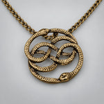 Collier Médaillon aux Serpents Entrelacés - Vignette | Médiéfan