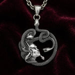 Collier Méduse aux Serpents - Vignette | Médiéfan