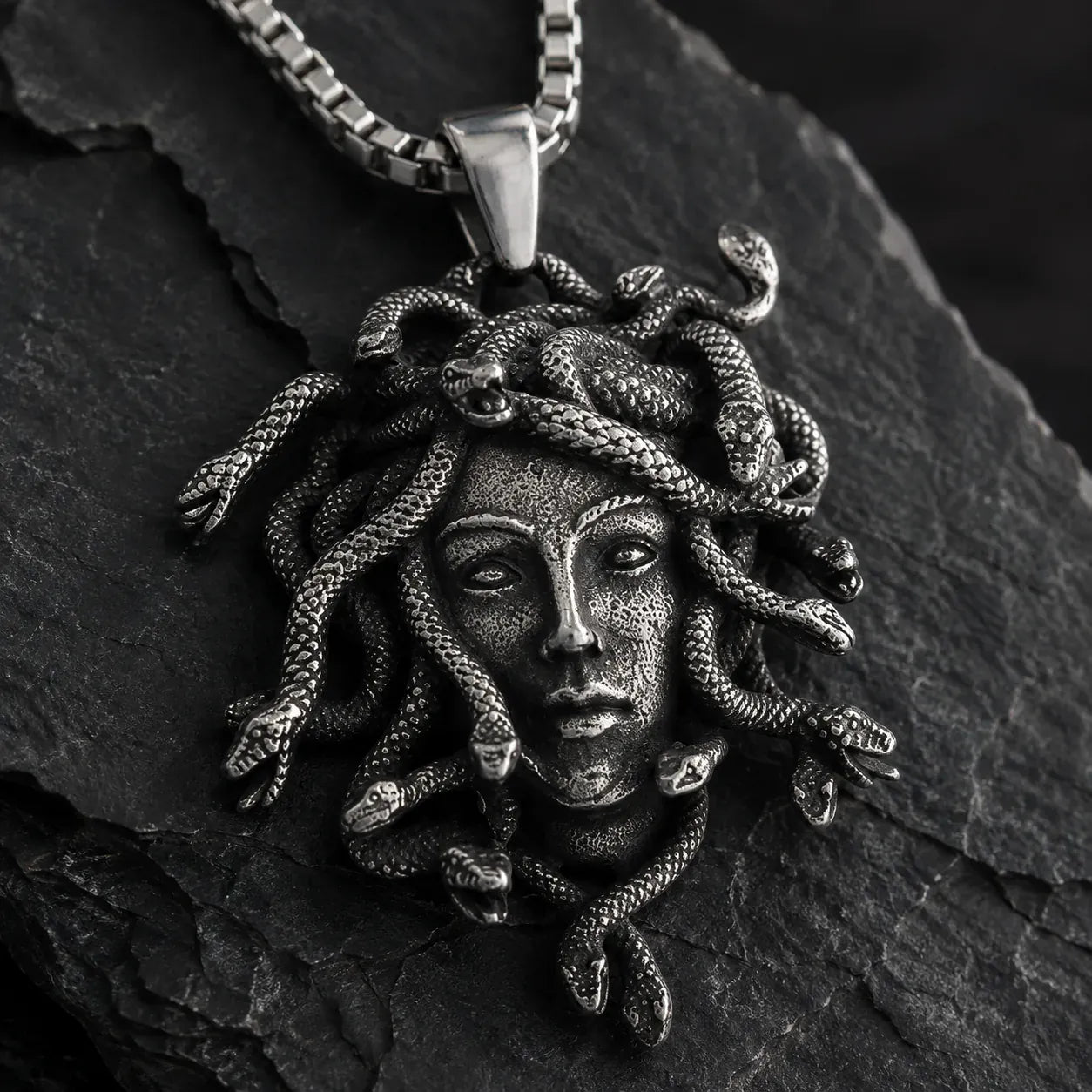 Collier Méduse la Gorgone