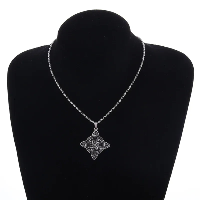 Collier Nœud de Sorcière aux Entrelacs Celtiques