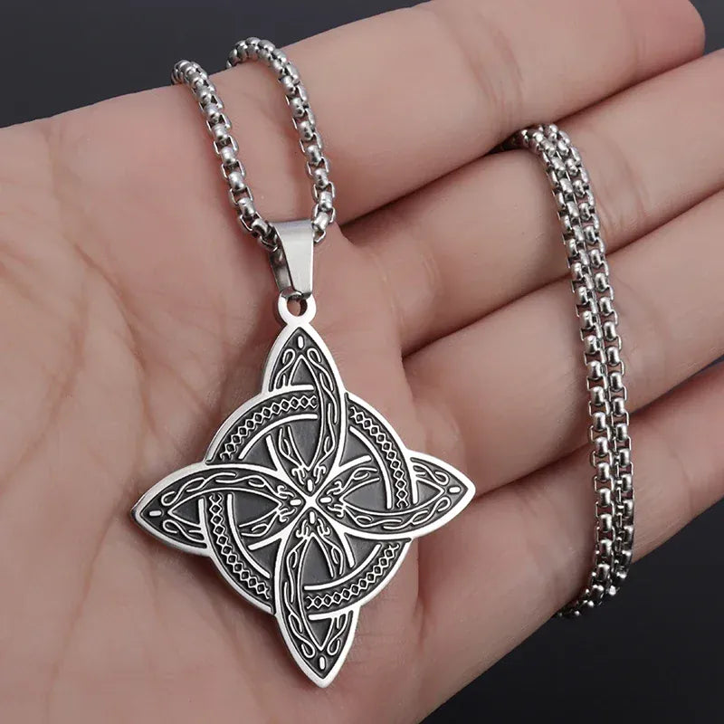 Collier Nœud de Sorcière aux Entrelacs Celtiques
