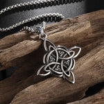 Collier Nœud de Sorcière aux Quatre Triquetras - Vignette | Médiéfan