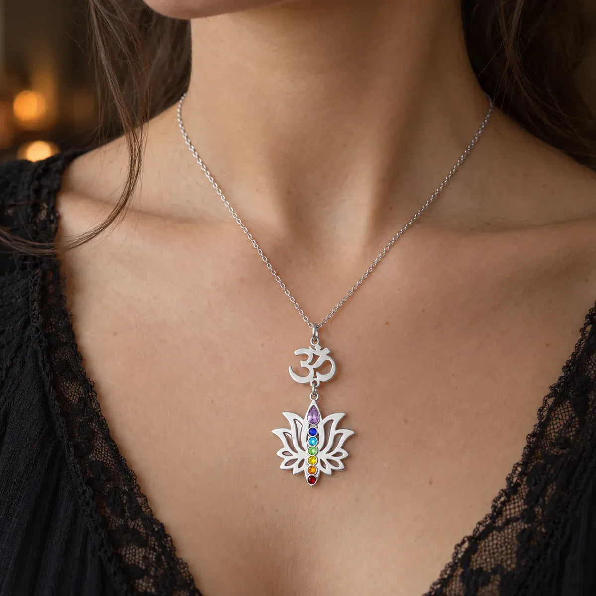 Collier Om et Lotus à Goutte Violette 7 Chakras