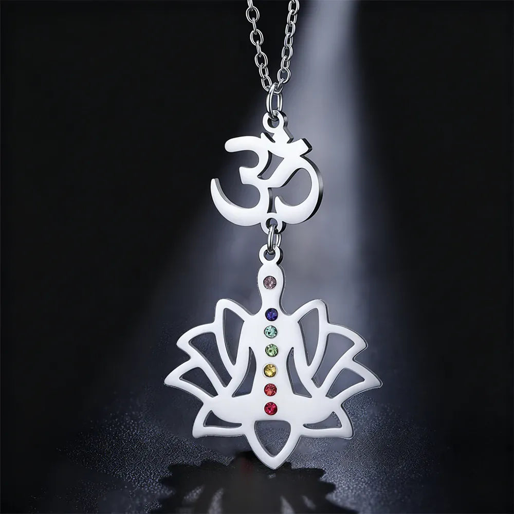 Collier Om et Yogi en Lotus 7 Chakras