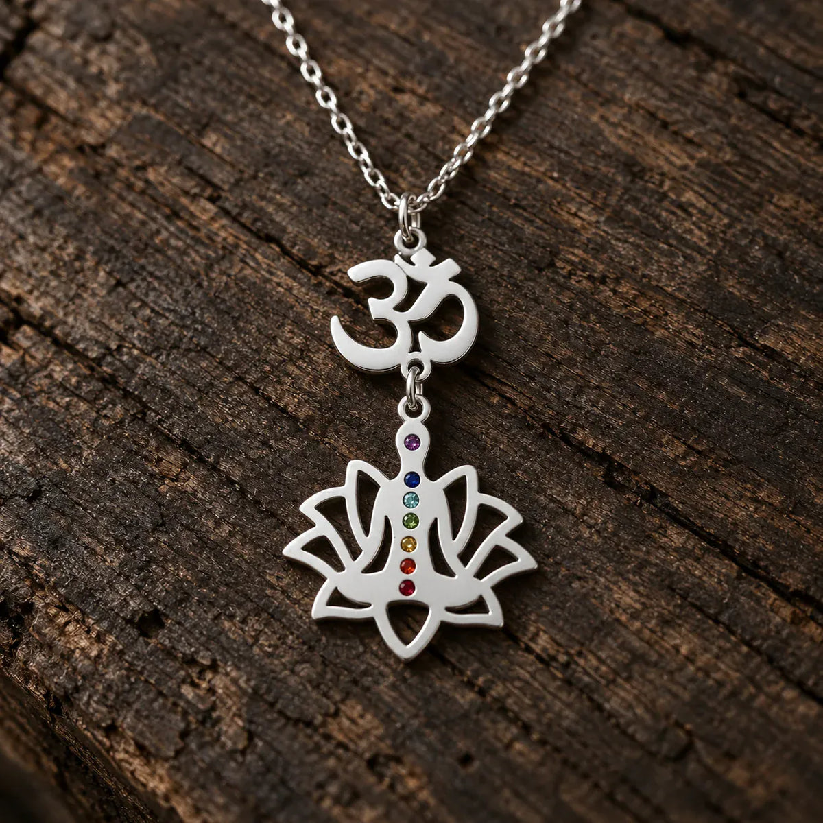 Collier Om et Yogi en Lotus 7 Chakras