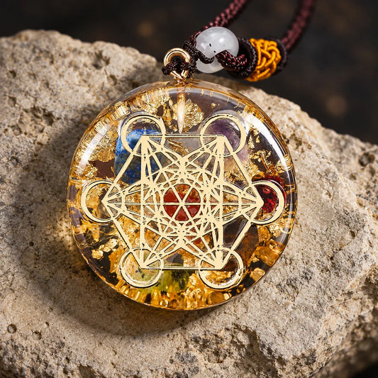 Collier Orgonite Cube de Métatron 7 Pierres Paillettes dorées