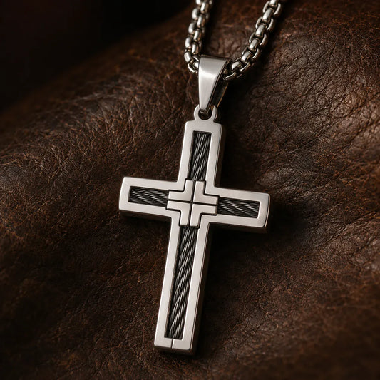 Collier pendentif croix latine