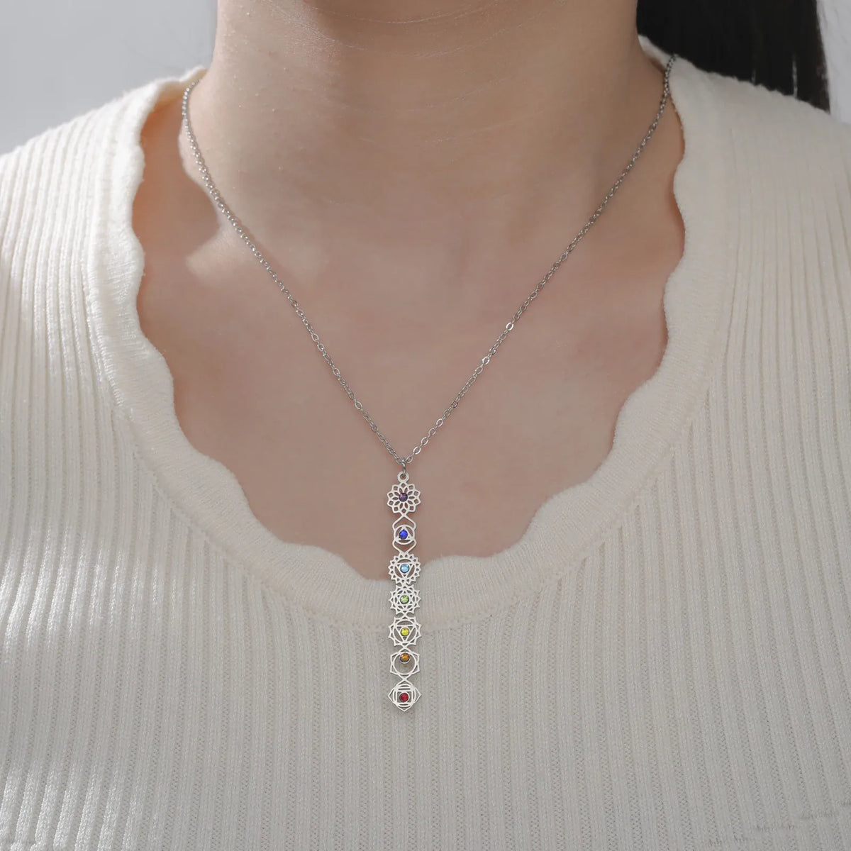Collier Pendentif Vertical aux 7 Symboles des Chakras