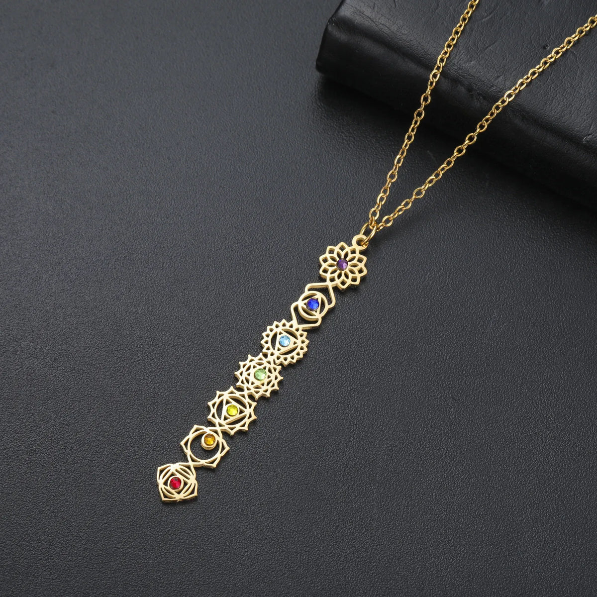 Collier Pendentif Vertical aux 7 Symboles des Chakras