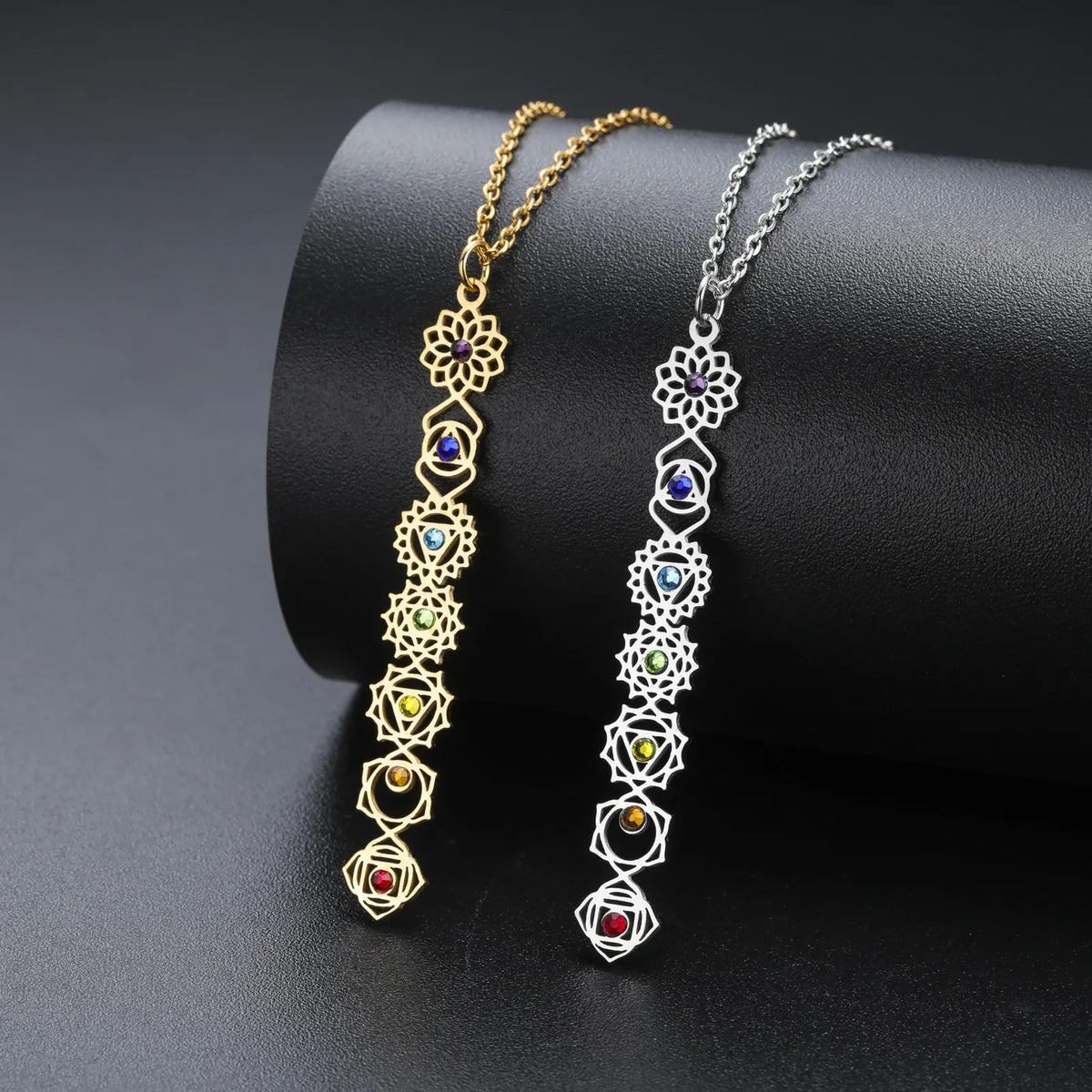 Collier Pendentif Vertical aux 7 Symboles des Chakras