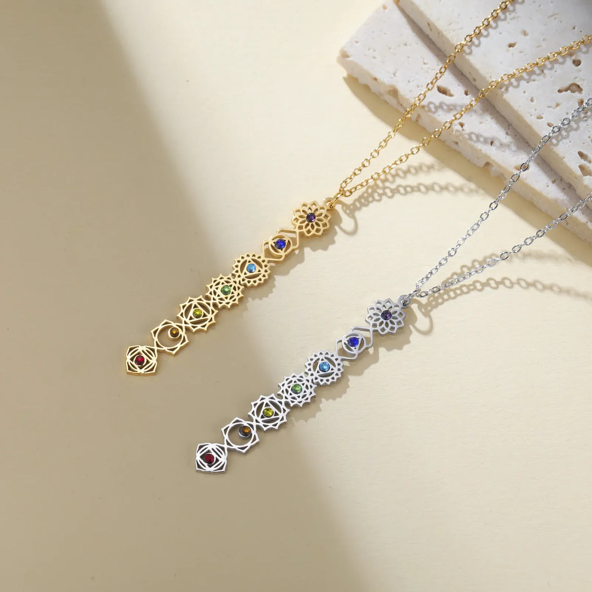 Collier Pendentif Vertical aux 7 Symboles des Chakras