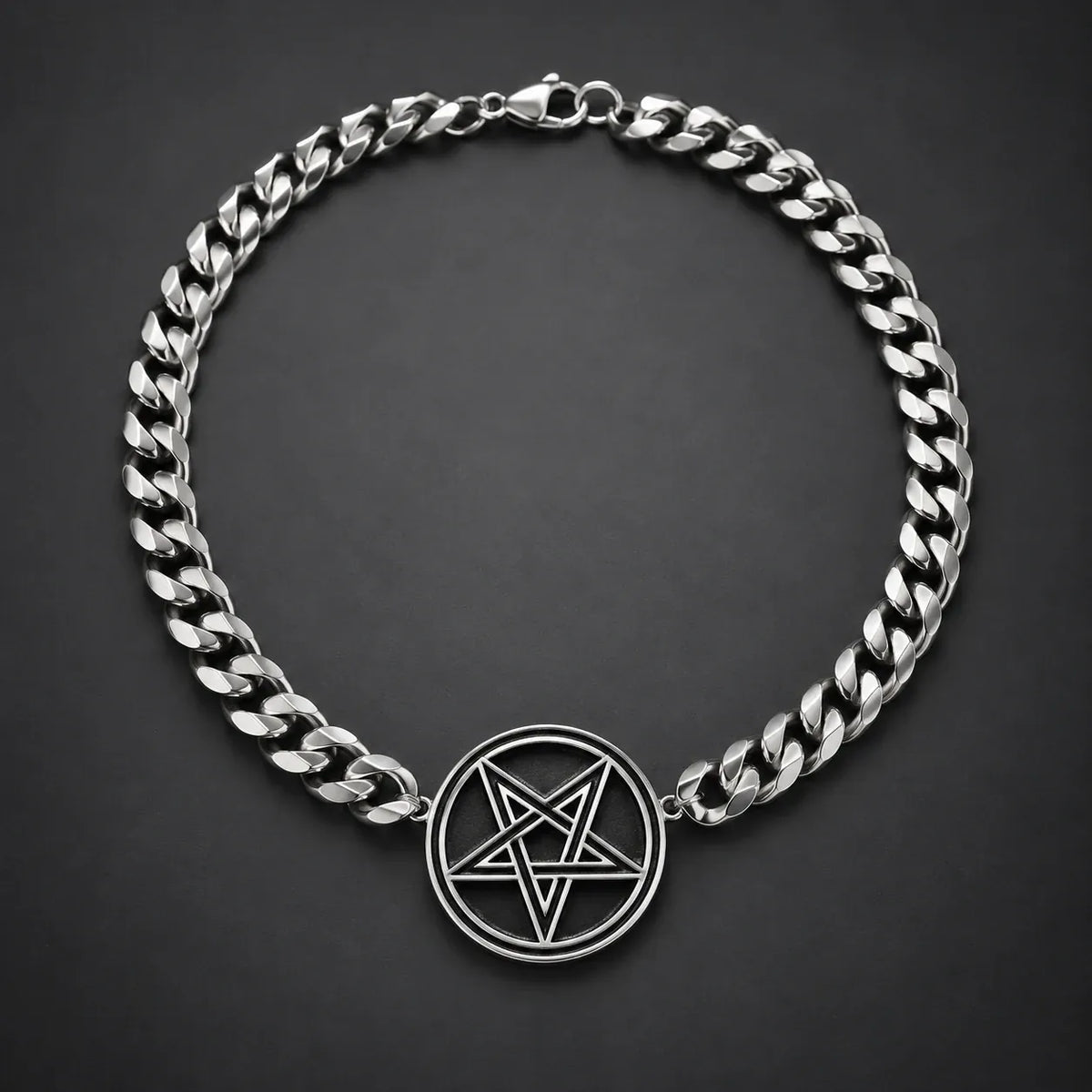 Collier Ras-du-Cou Pentagramme Inversé à Maille Cubaine