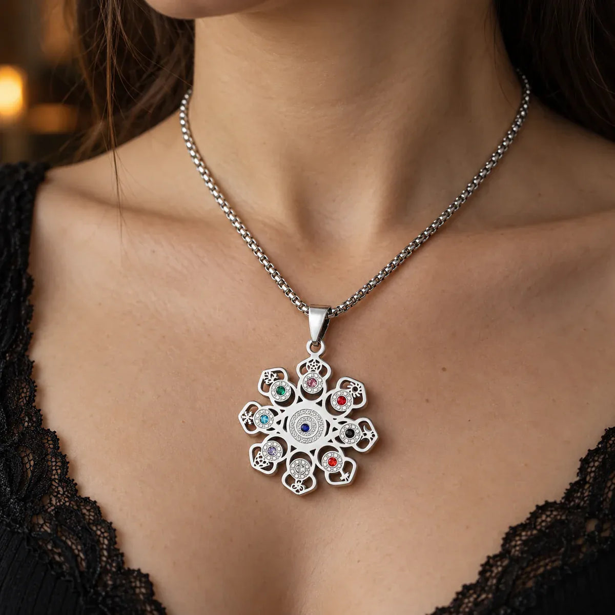 Collier Rosace Mandala Multi-Symboles à Strass