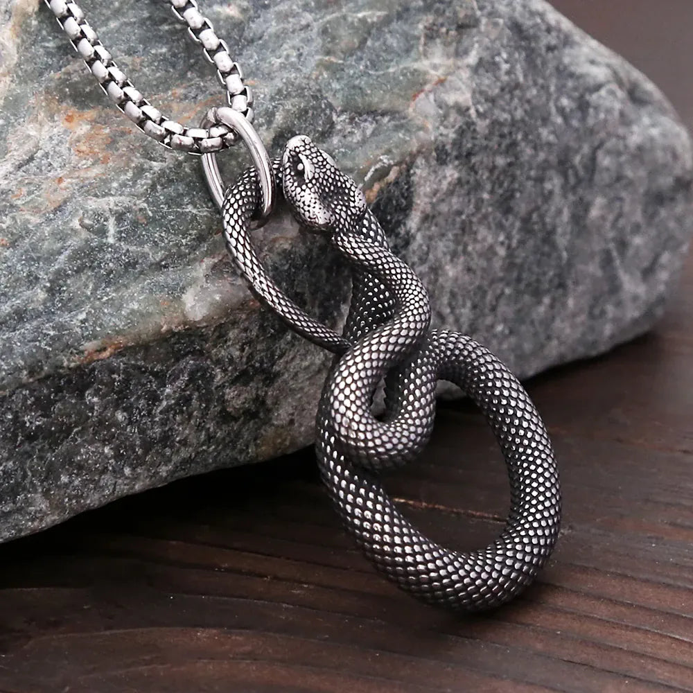 Collier Serpent en Boucle