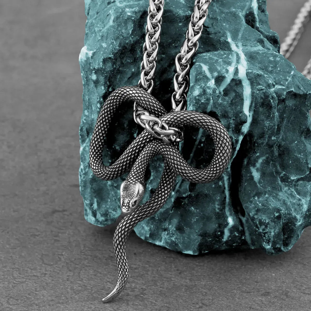 Collier Serpent Noué