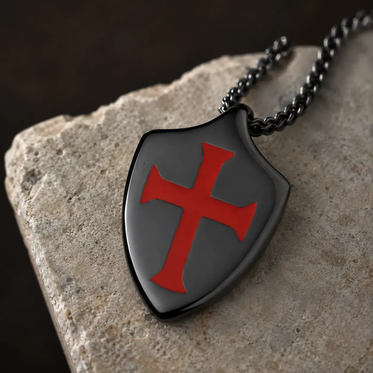 Collier templier pendentif bouclier croix rouge