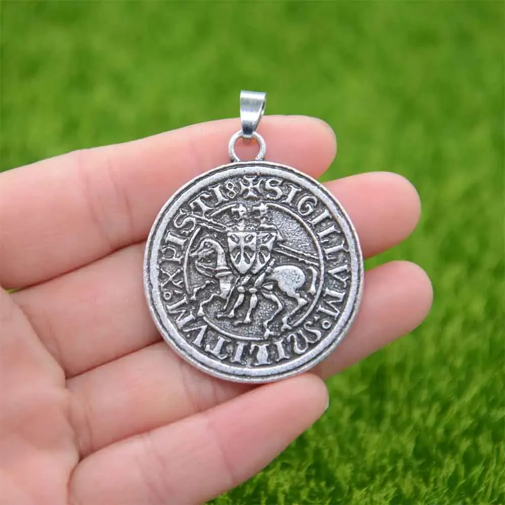 Collier templier pendentif sceau des cavaliers « Sigillum Militum »