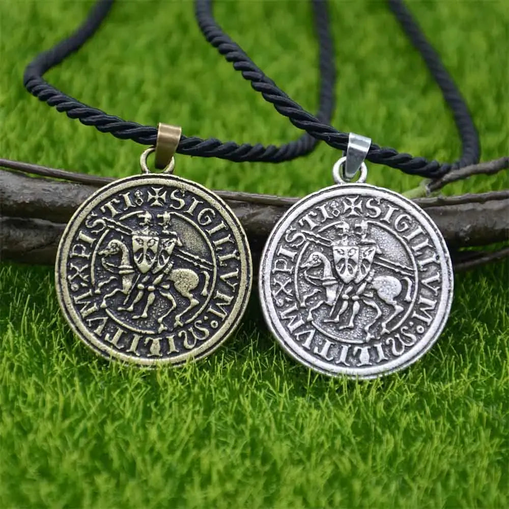 Collier templier pendentif sceau des cavaliers « Sigillum Militum »