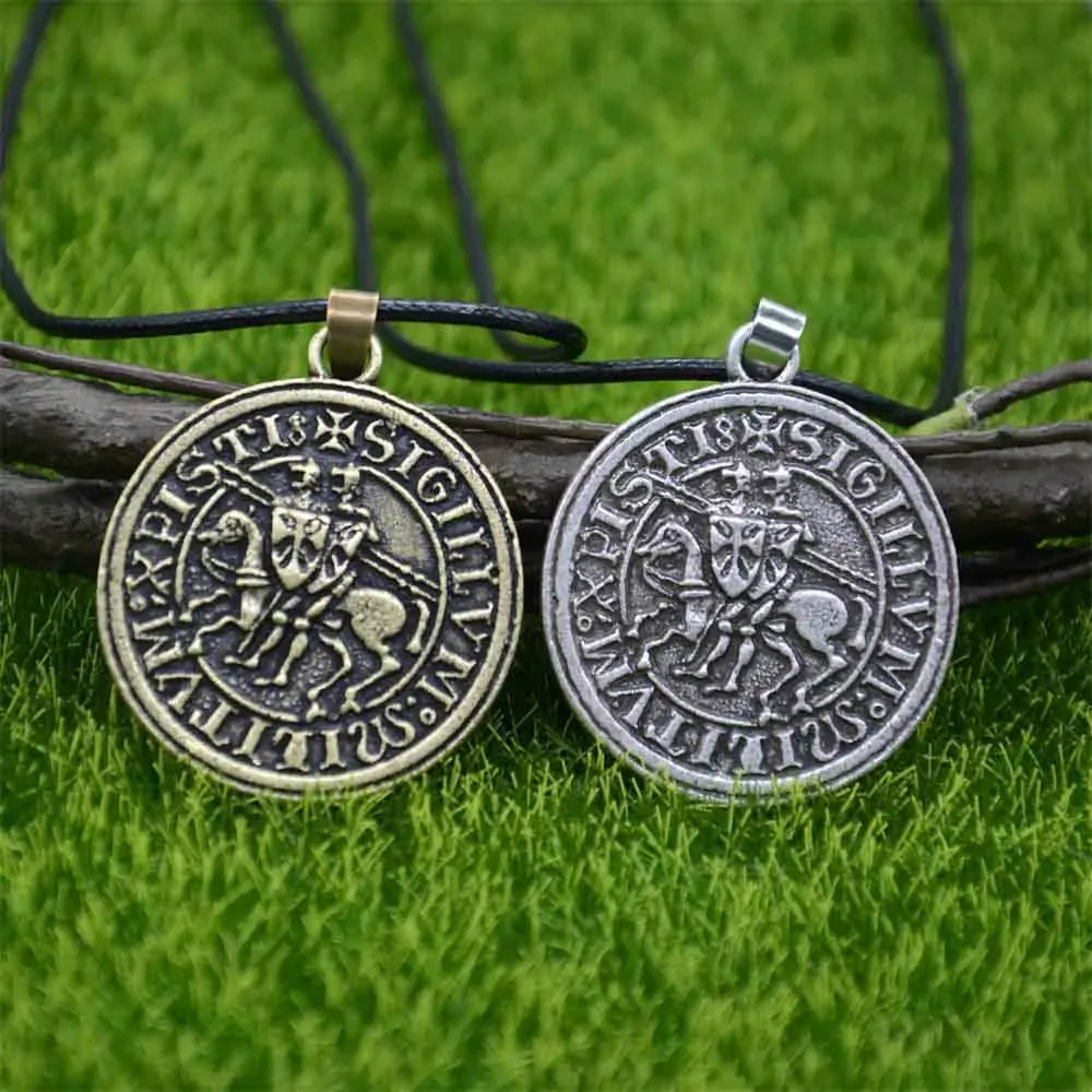 Collier templier pendentif sceau des cavaliers « Sigillum Militum »