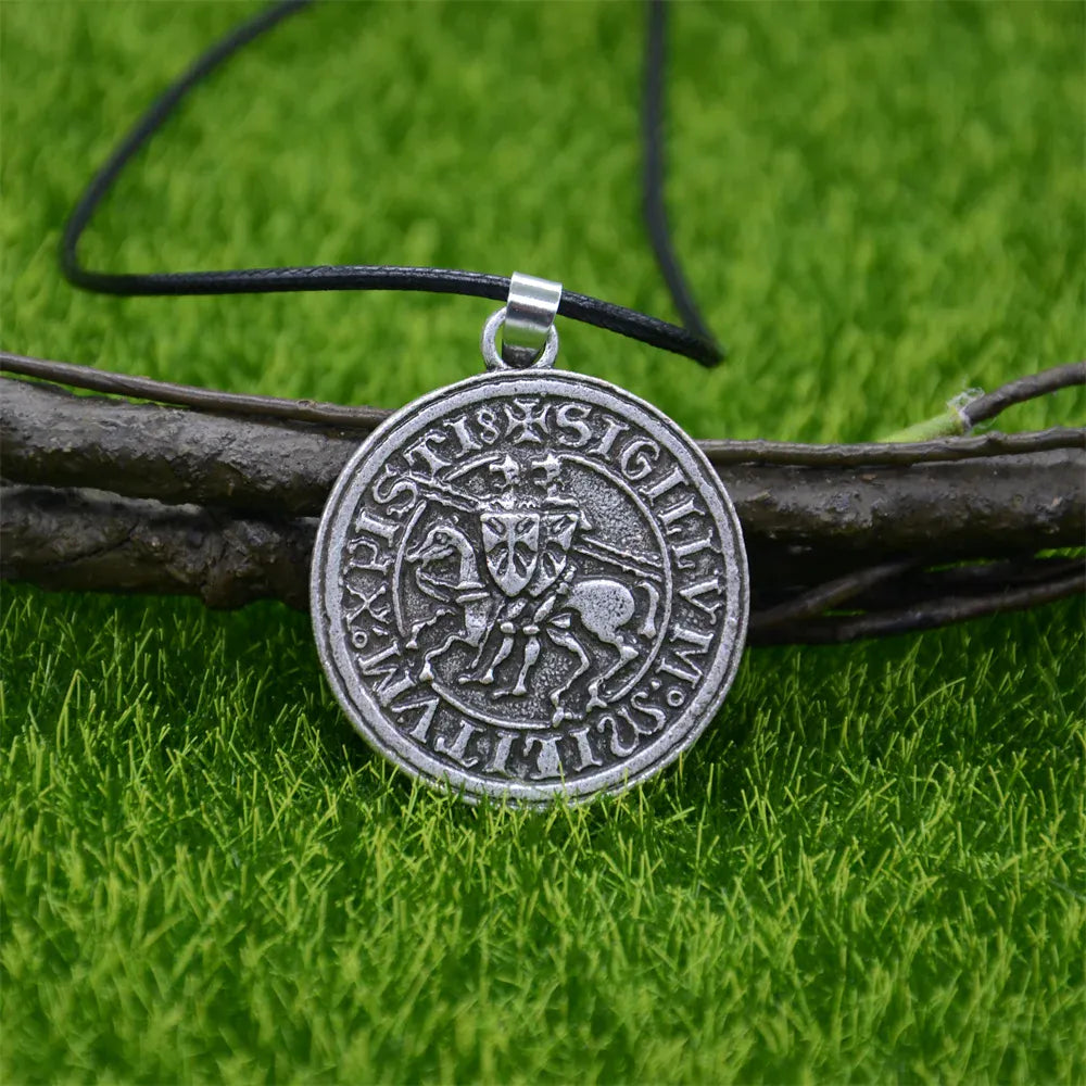 Collier templier pendentif sceau des cavaliers « Sigillum Militum » Chaîne en argent ciré