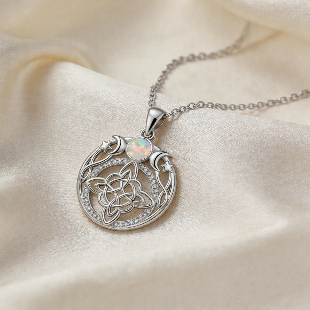 Collier Triple Lune et Nœud de Sorcière