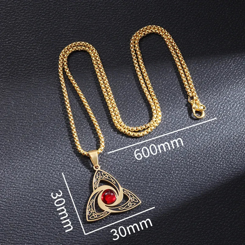 Collier Triquetra à Pierre Rouge