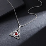 Collier Triquetra à Pierre Rouge - Vignette | Médiéfan