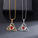 Collier Triquetra à Pierre Rouge - Vignette | Médiéfan