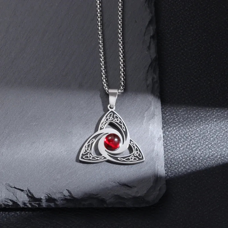 Collier Triquetra à Pierre Rouge Argent
