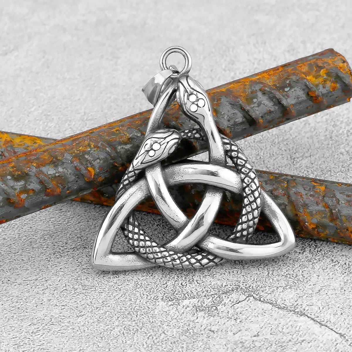 Collier Triquetra aux Deux Serpents Pendentif seul