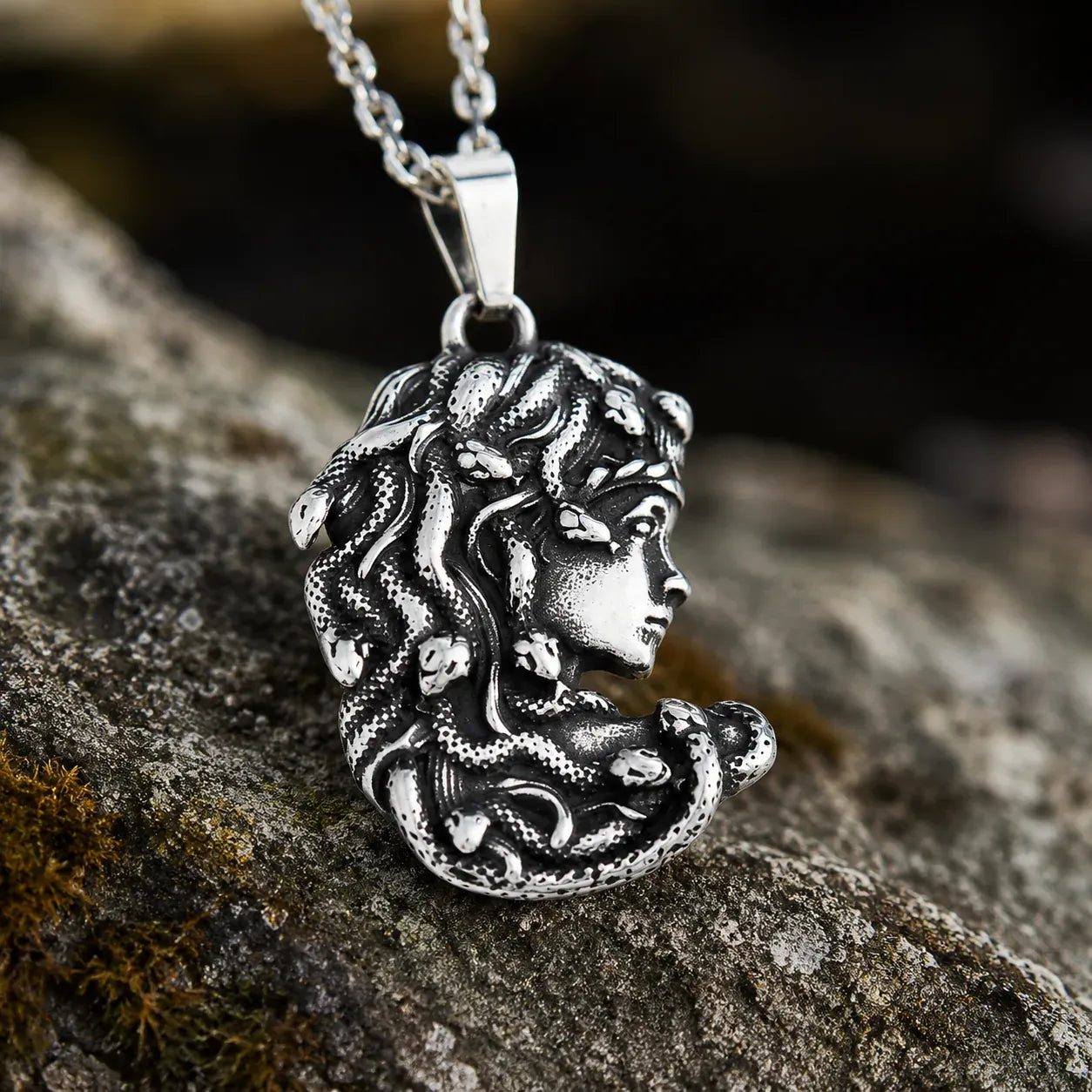 Collier Visage de Méduse