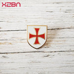 Pin's templier bouclier croix rouge émaillé - Vignette | Médiéfan