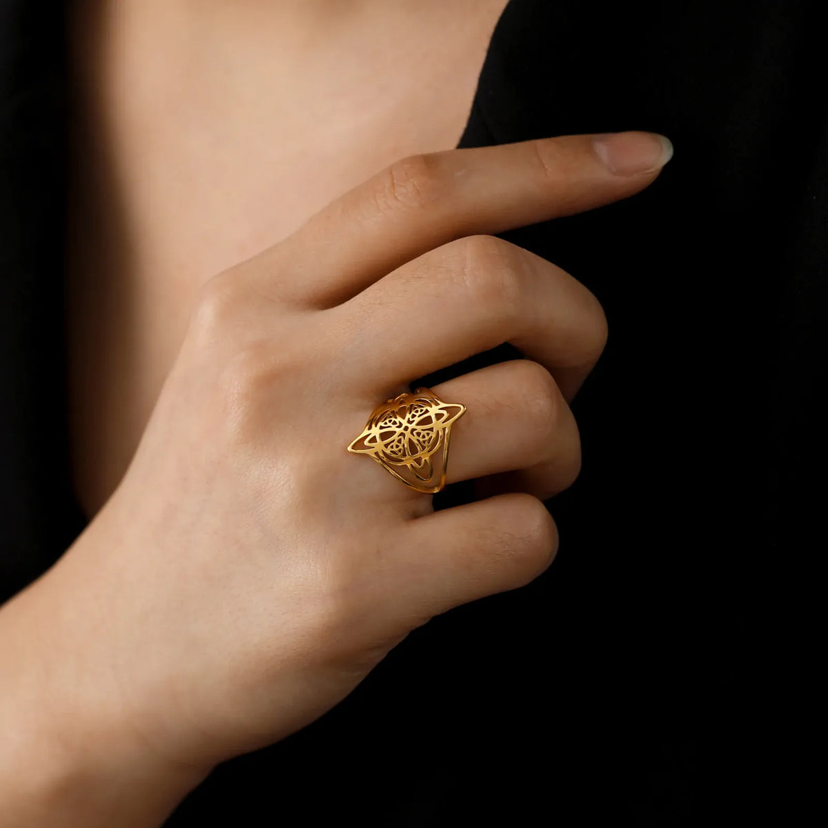 Grande Bague Nœud de Sorcière Ajourée