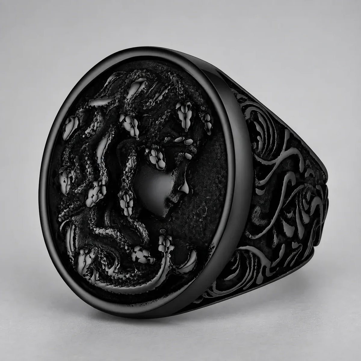 Chevalière Méduse de Profil — Noir