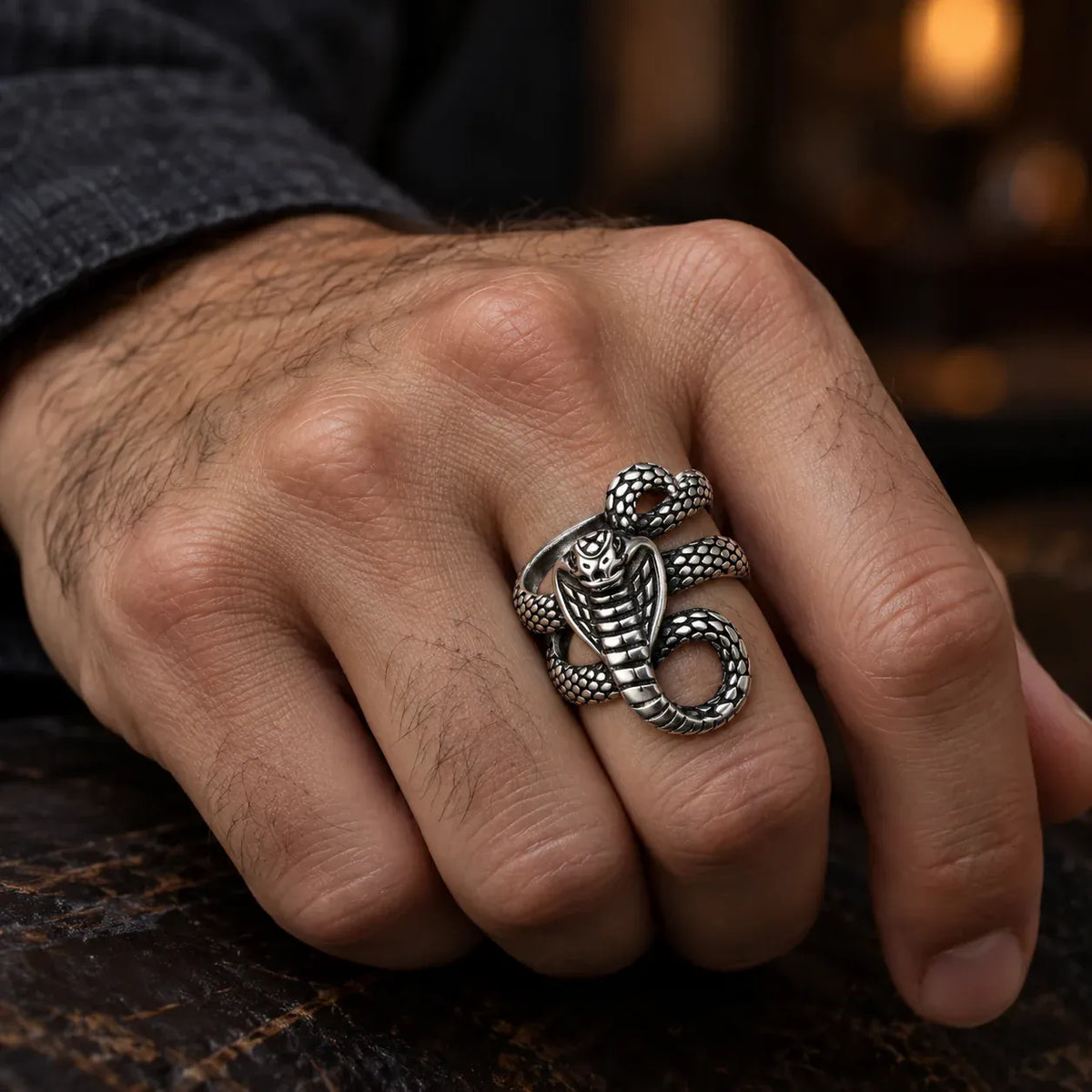 Bague Cobra Royal Enroulé porté