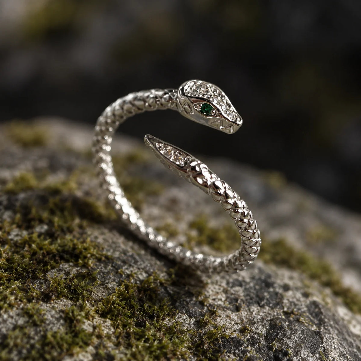 Bague Serpent Tête Sertie de Zircons