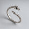 Bague Serpent Tête Sertie de Zircons sur fond clair