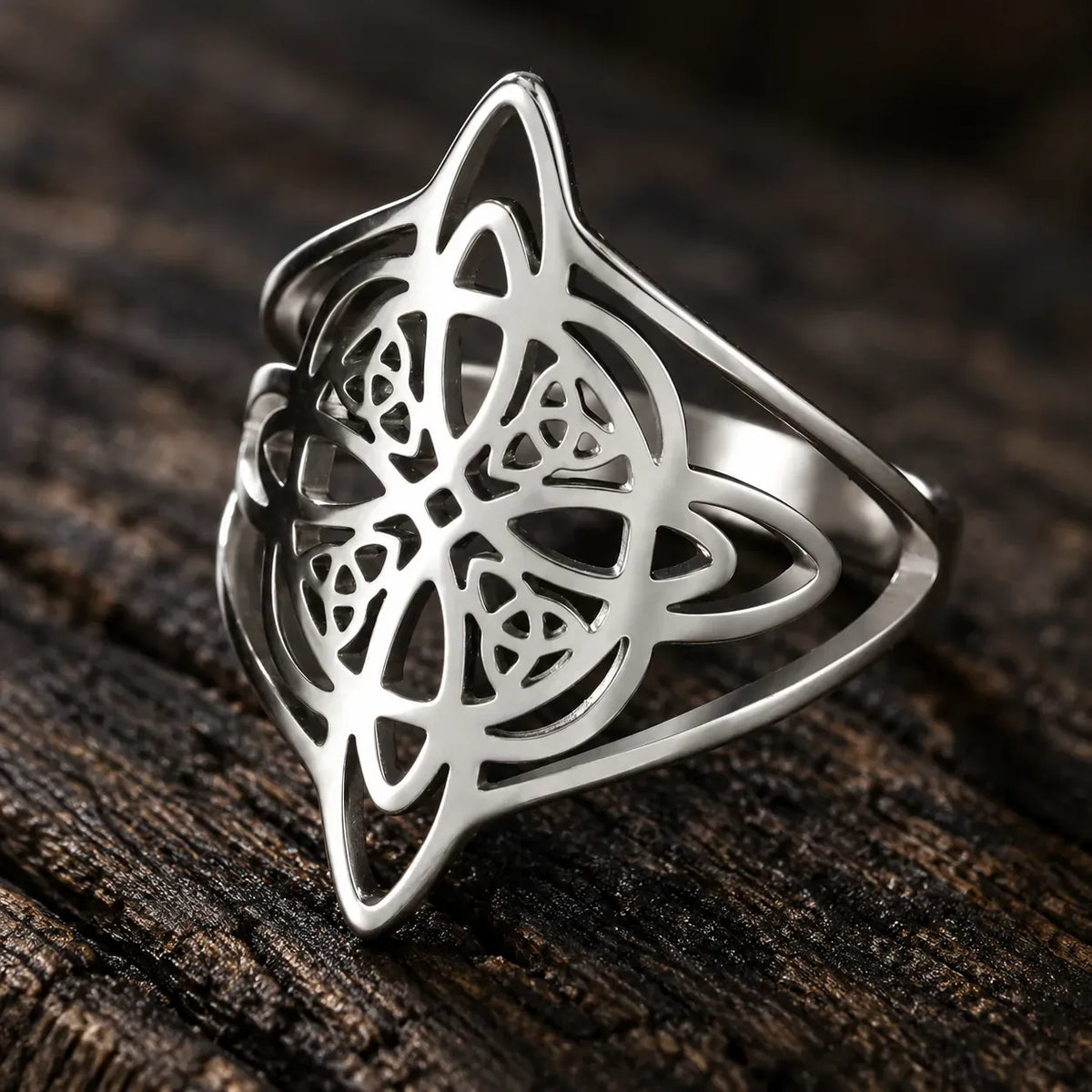 Grande Bague Nœud de Sorcière Ajourée