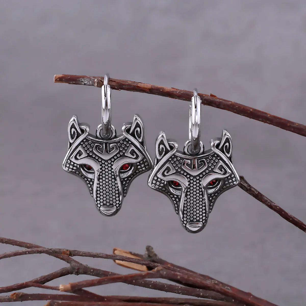 Pendantes Loup aux Yeux Rouges