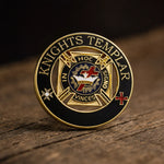 Pin's chevaliers templiers médaillon doré croix rouge - Vignette | Médiéfan