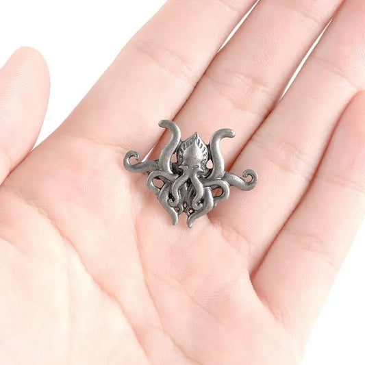 Pin's Cthulhu en Métal
