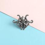 Pin's Cthulhu en Métal - Vignette | Médiéfan