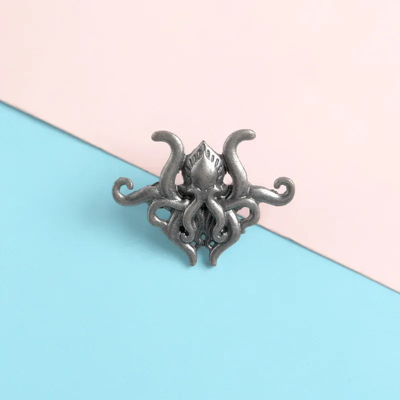 Pin's Cthulhu en Métal