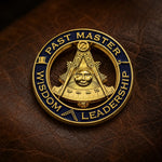 Pin's franc-maçon médaillon « Past Master » doré - Vignette | Médiéfan