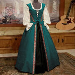 Robe Médiévale à Galon Doré - Vignette | Médiéfan